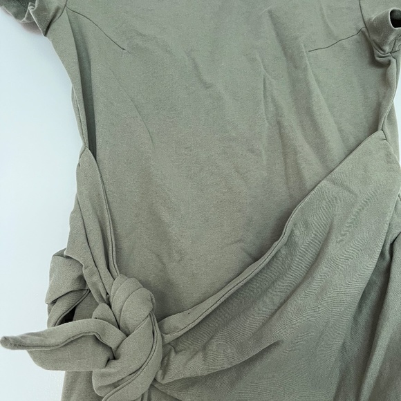 Green Casual Dress - Picture 2 of 4